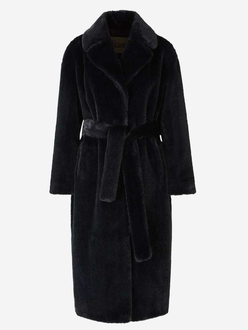 Schicker Kunstpelzmantel für eleganten Winterstil