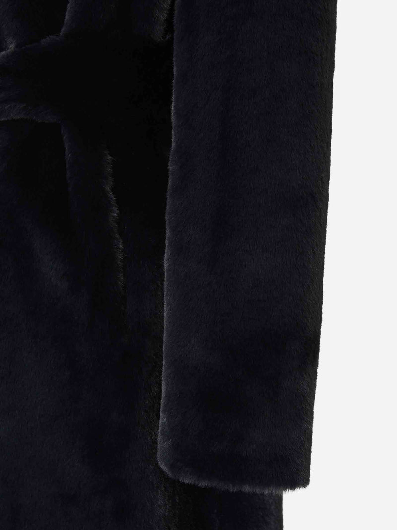 Schicker Kunstpelzmantel für eleganten Winterstil