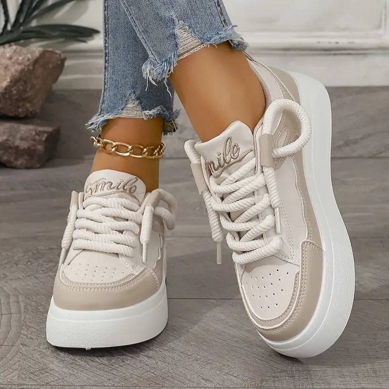 Atmungsaktive Lift - Sneaker mit einfarbigem Design - Livezo