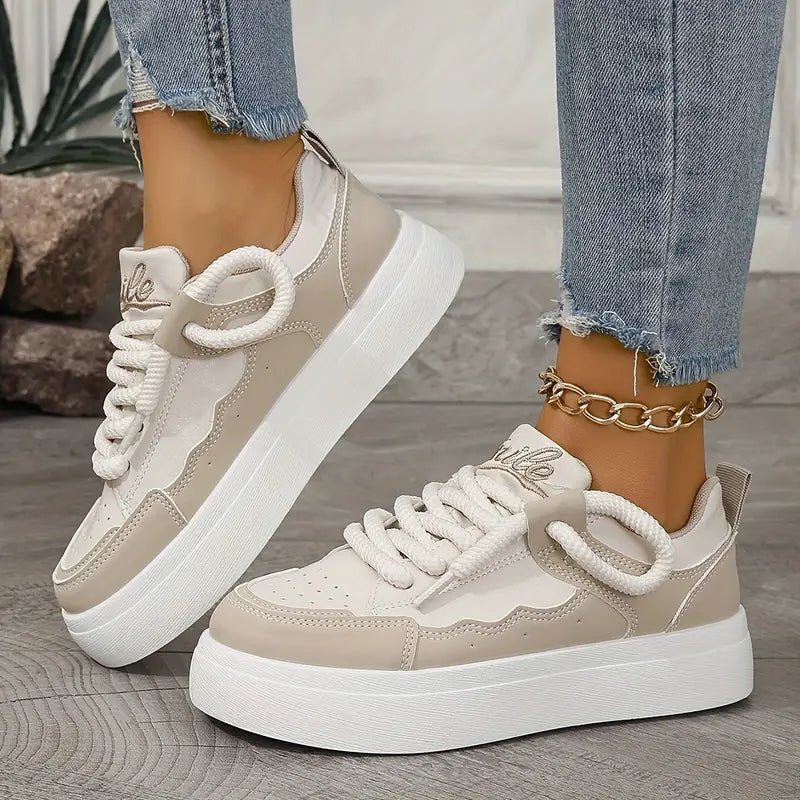 Atmungsaktive Lift - Sneaker mit einfarbigem Design - Livezo