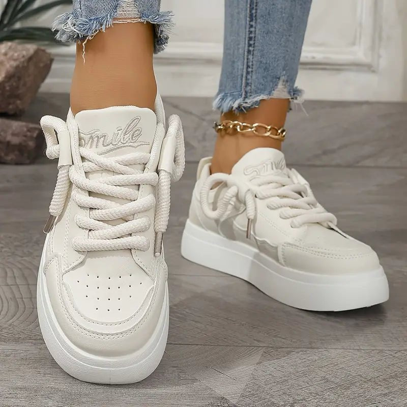 Atmungsaktive Lift - Sneaker mit einfarbigem Design - Livezo