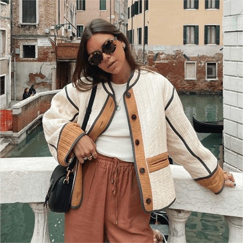 Bequeme Übergangs - Damenjacke mit Knopfdetaillierung - Livezo