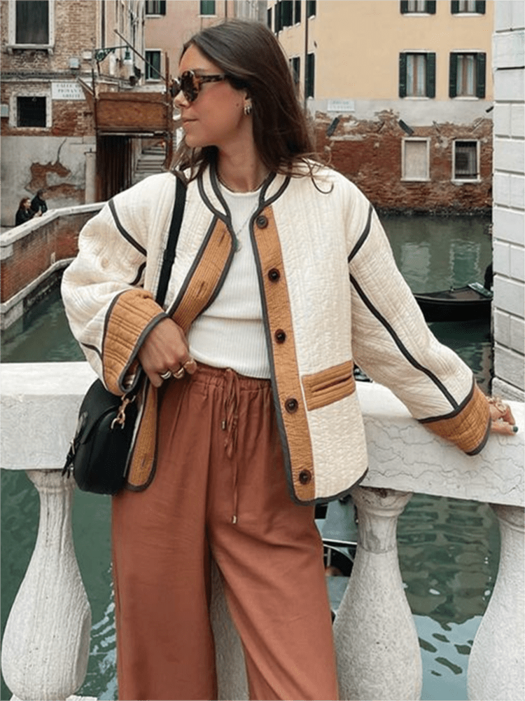 Bequeme Übergangs - Damenjacke mit Knopfdetaillierung - Livezo