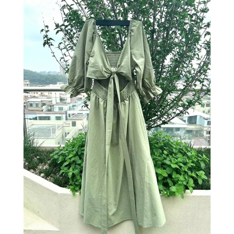 Französisches Kleid mit Rüschärmeln - Livezo