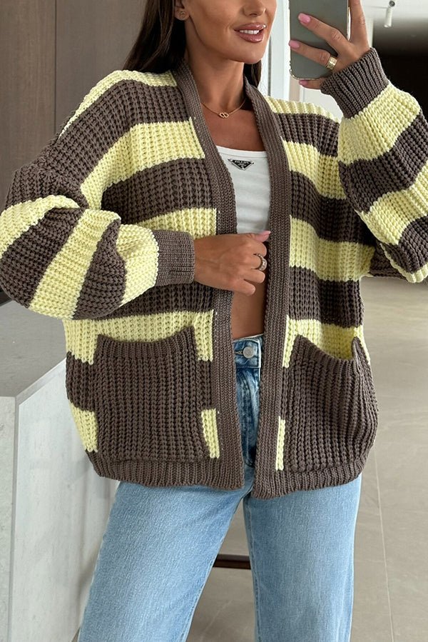 Gemütlicher Strickpullover im Patchwork - Stil mit Streifen und Taschen - Livezo