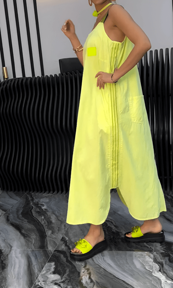 Lunara – Elegantes Kleid mit gestreiftem Trägerdetail - Livezo