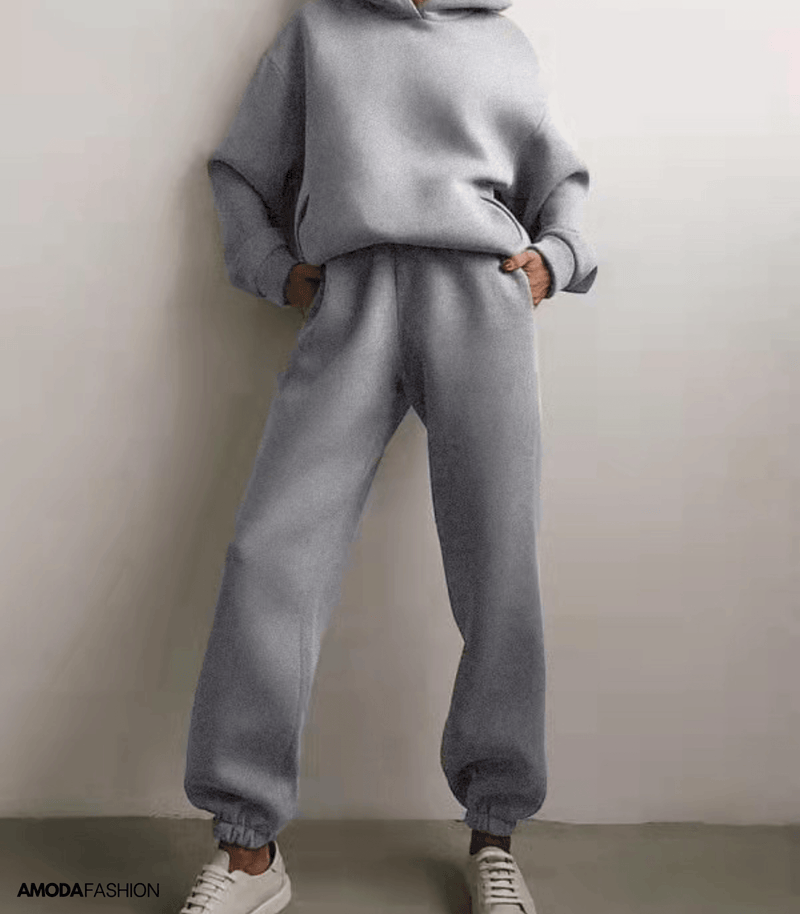 Maren - Trainingsanzug mit Kapuze für Frauen - Livezo