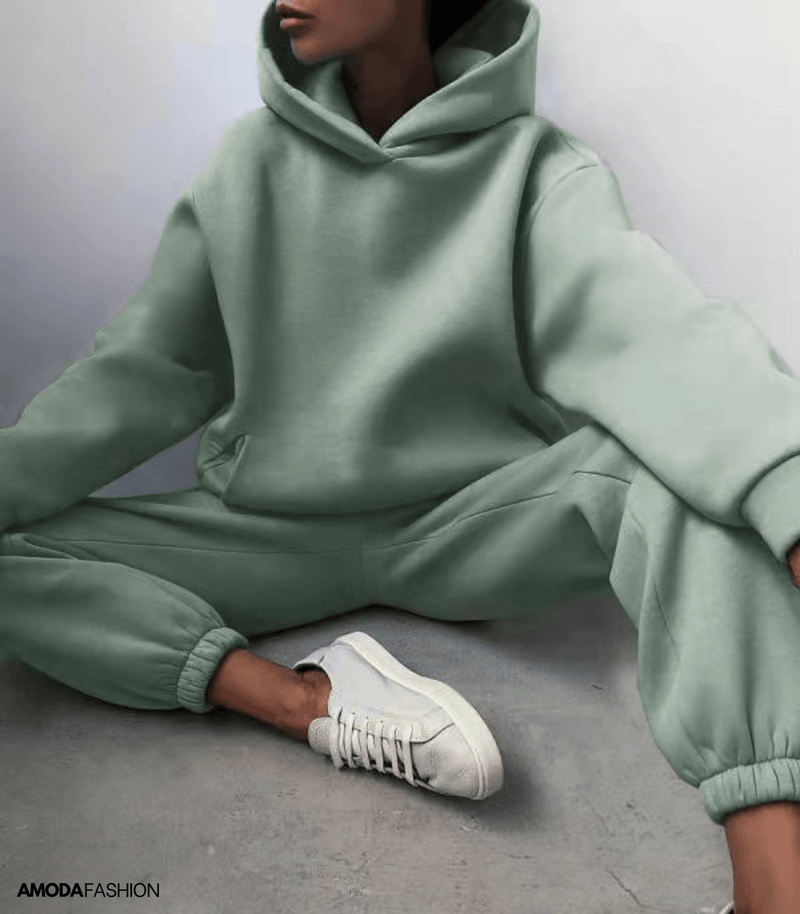 Maren - Trainingsanzug mit Kapuze für Frauen - Livezo