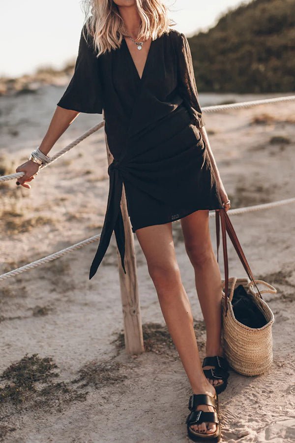 Minikleid aus Baumwoll - Leinen - Mischgewebe mit Knoten - Dekor - Livezo