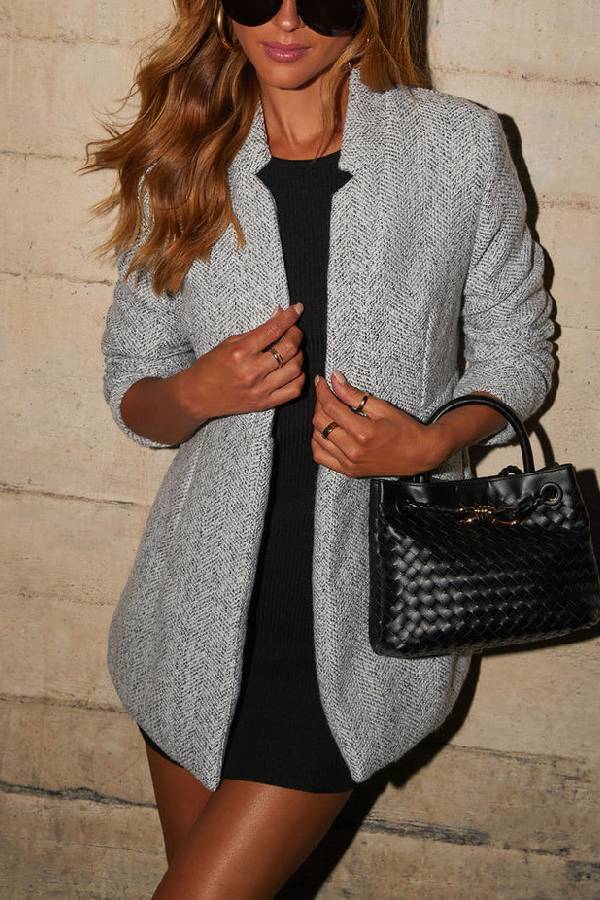 Schicker dunkelgrauer Mantel mit Taschen für den Alltag - Livezo