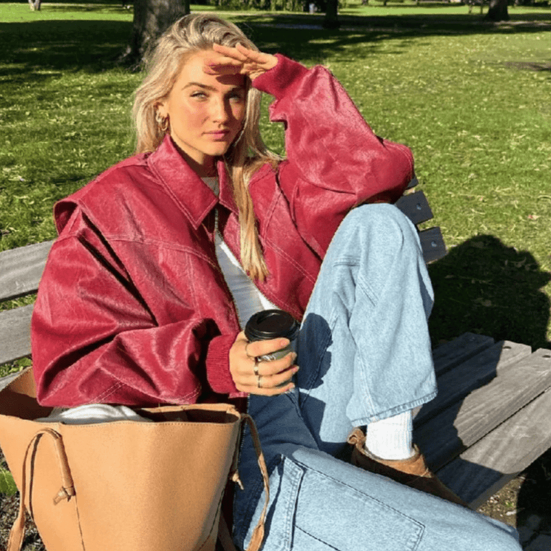 Übergroße rote Übergangsjacke mit Reißverschluss und umgelegtem Kragen - Livezo