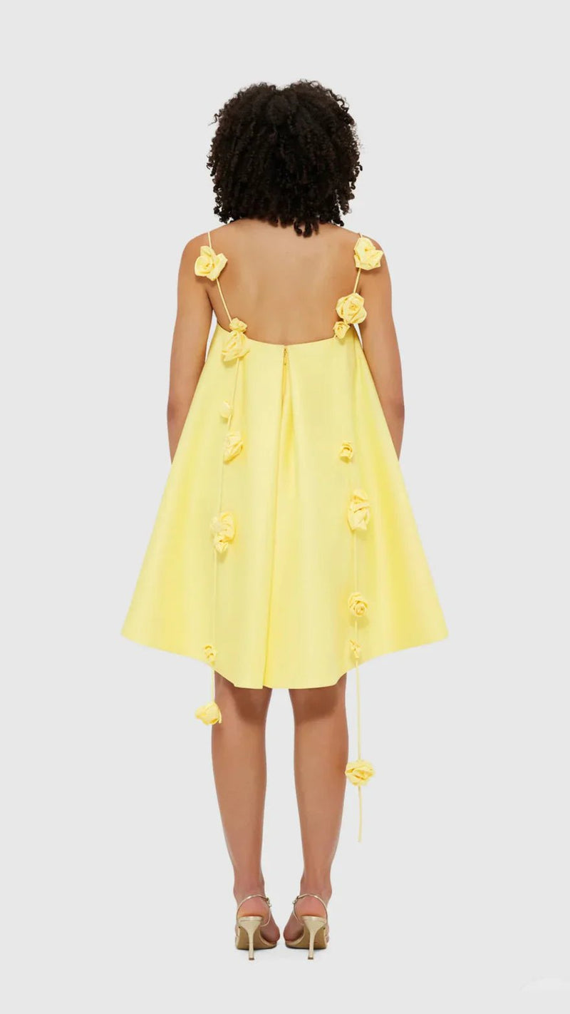 Verspielt und schmeichelhaft Silhouette 3D Rosen Drapierung Träger A - Linie Mini Kleid - Livezo